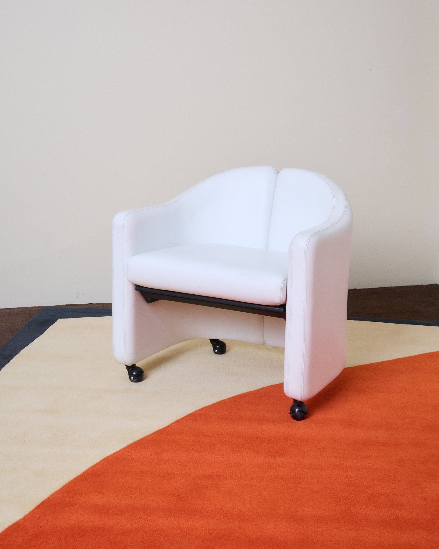 PS142 "Clamis" Armchair