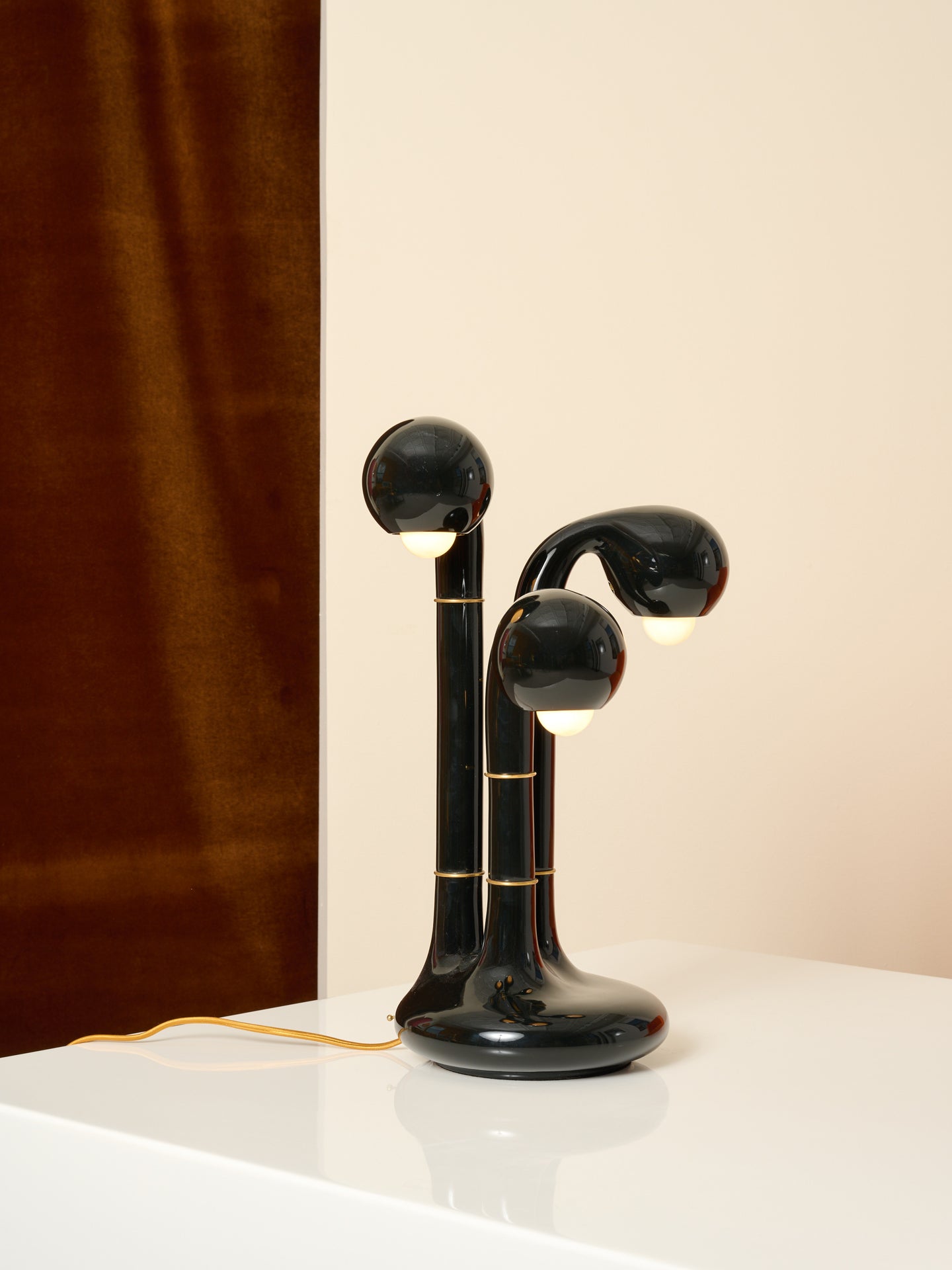 3 Globe Table Lamp